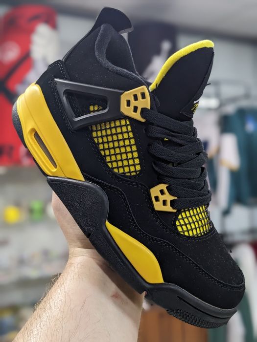 Кроссовки Nike Air Jordan 4 Thunder
