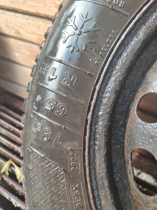 Летни гуми Nexen 195/65/15 XL  и зимни гуми Kleber с железни джанти за Мазда 3
