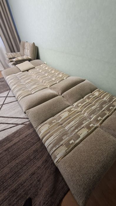 Диван-книжка с двумя креслами