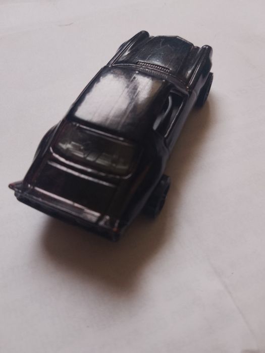 Vând mașinuță metal colectie