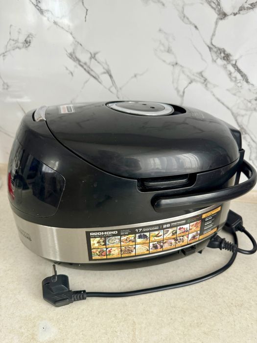 Мультиварка Редмонд REDMOND RMC-M90