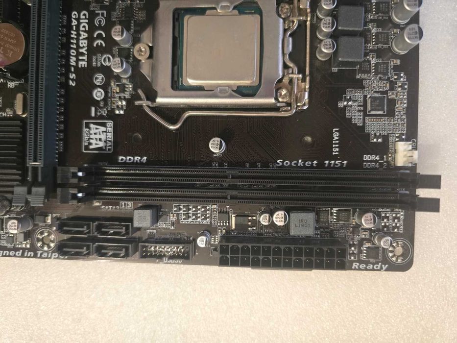 Placă de bază Gigabyte GA-H110M-S2 (Socket 1151, DDR4) + Procesor Intel Pentium G4400 3.30GHz