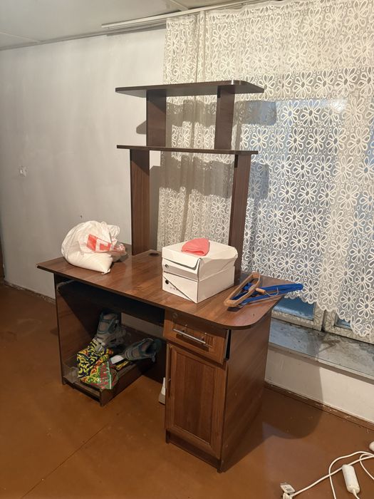 Шкаф купе и компьютерный стол