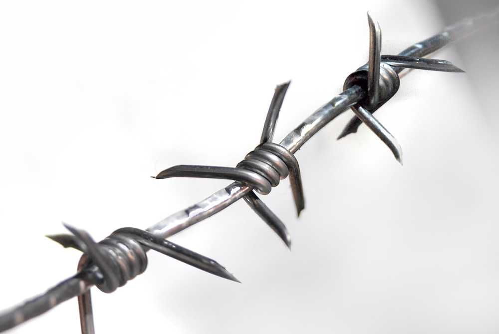 Колючая Проволока Оцинкованная и Чёрная