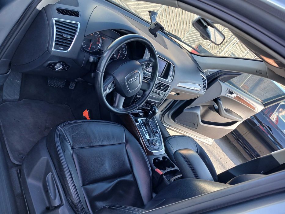Vand sau schimb Audi Q5 4x4 automat cu o masina mai ieftina