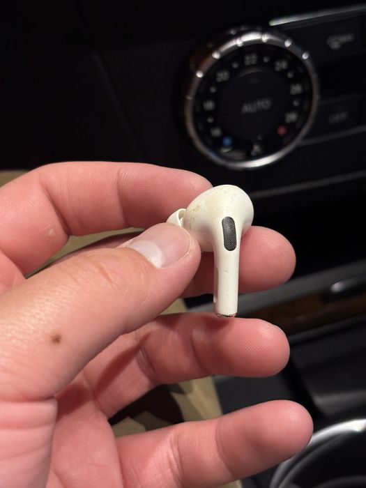 Левый наушник airpods pro // левое ухо эйрподс про