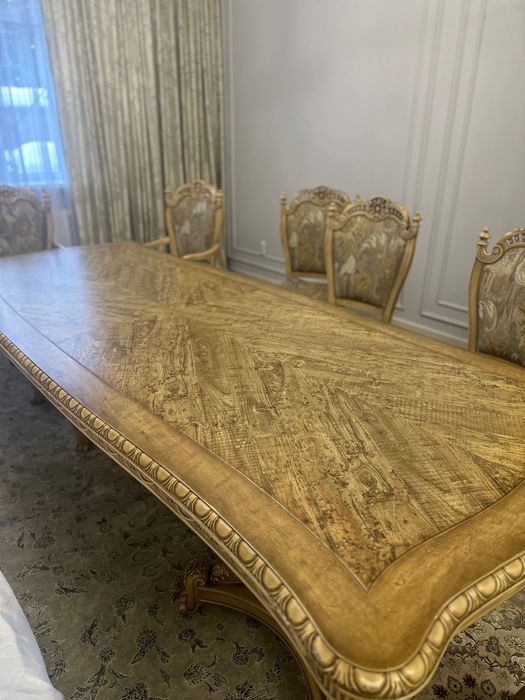 Продается стол и стулья