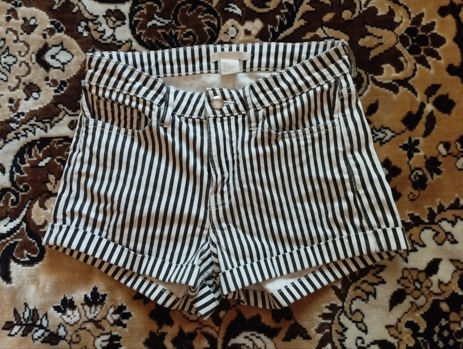 Продам джинсовые шорты р 42