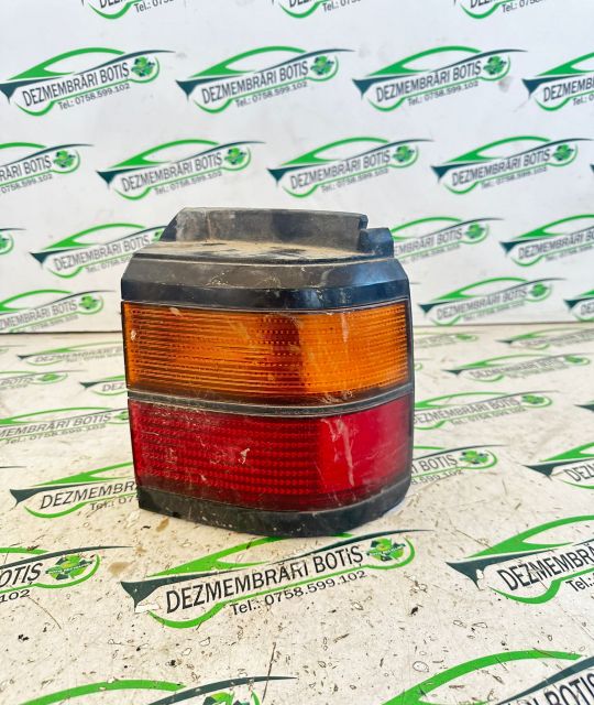 Lampa / Tripla stop dreapta pe aripa Volkswagen VW Passat B3