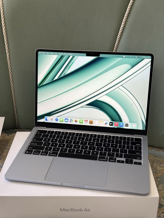 Новый! Macbook Air 13 M4 2025, емкость 100%, циклов 8