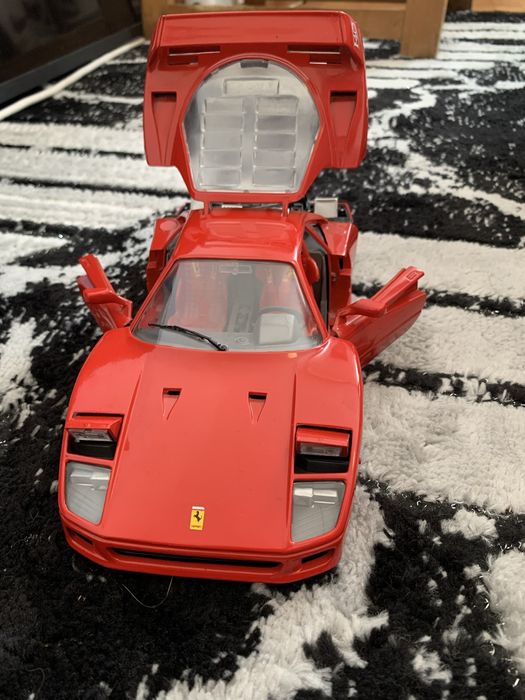 Macheta Auto Ferrari F40 1:18