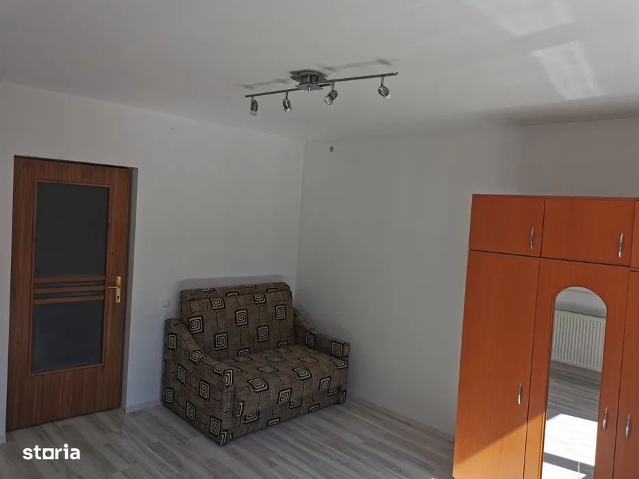 Casa cu 2 camere, spre inchiriere, in 7 Noiembrie