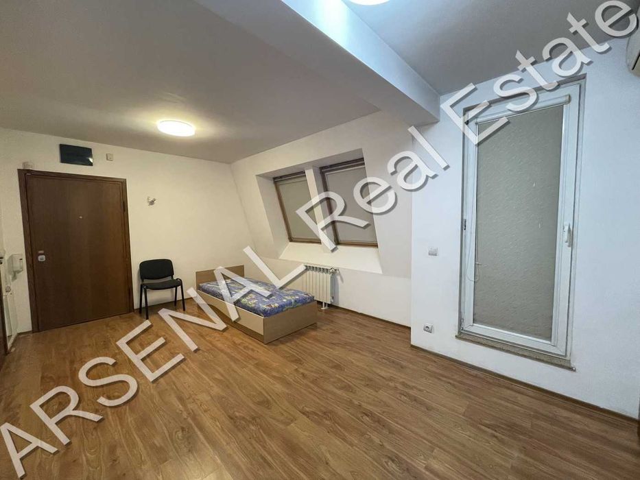 Дава се под наем Тристаен апартамент в София, Стрелбище - 134 кв.м за 700 € - Снимка #6