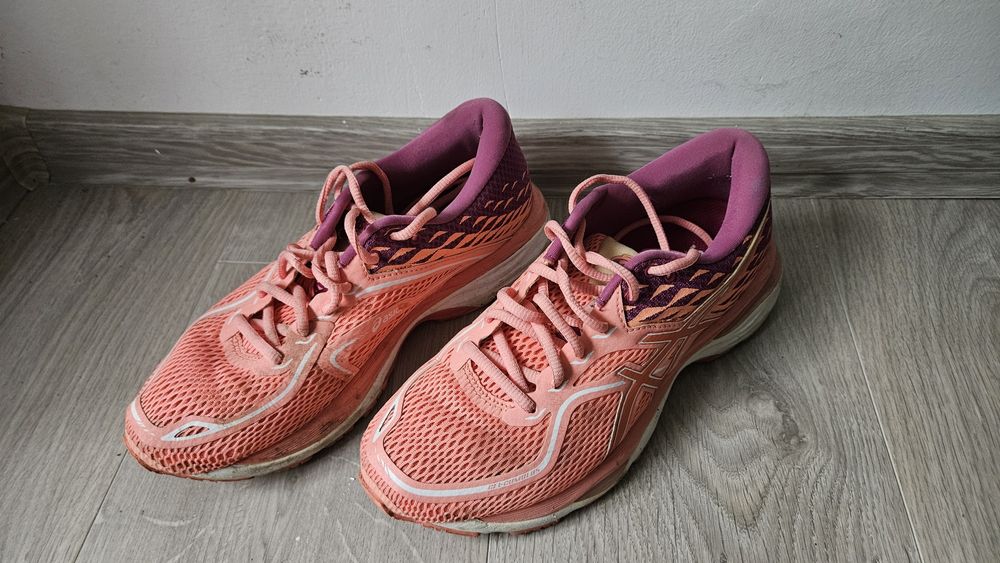 Adidași alergare femei Asics