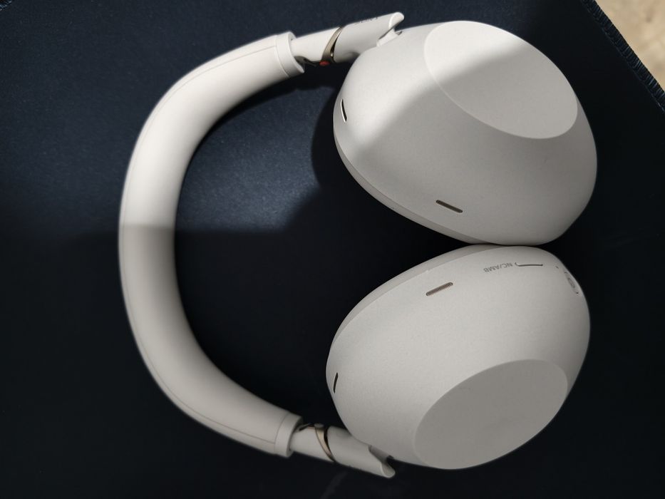 Sony WH-1000XM6 белые
