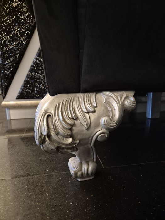 Canapele si fotolii regale