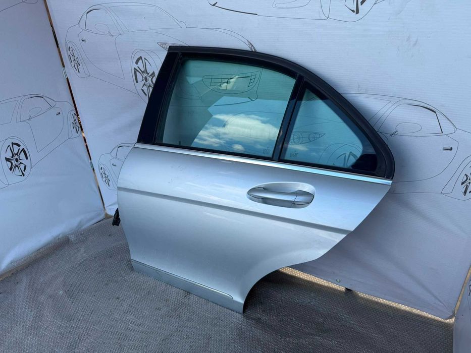 Ușă Spate Stânga Mercedes-Benz C-Class W204 Sedan Gri Cod OEM A2047300105 2011 / [2007-2014] / (11N)