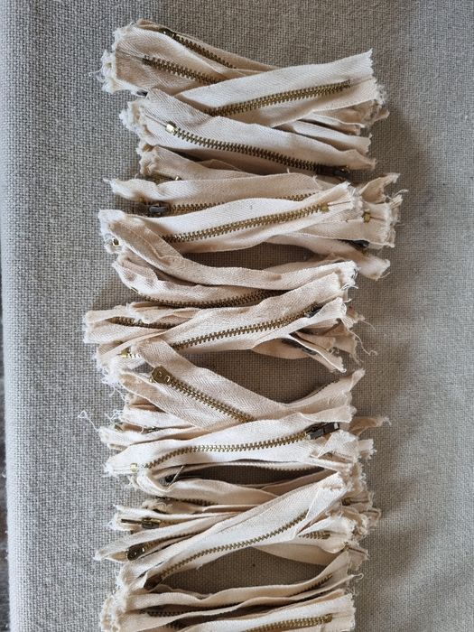 Pachet 80 buc Fermoare . 12 cm. Noi.