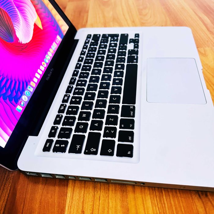 Laptop Apple MacBook Pro, IntelCore i5 , 500GB, Tastatura Iluminata