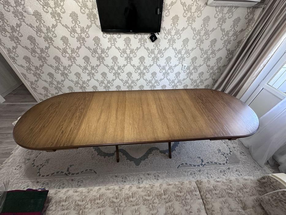 Стол в классическим стиле