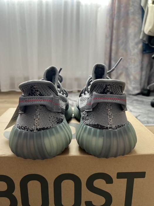Yeezy 350 revers beluga