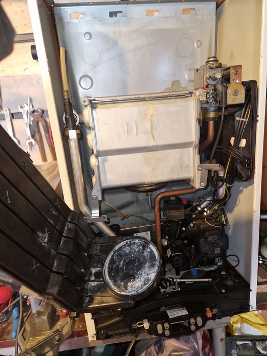 Vand piese centrala ariston cares 24