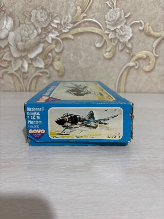 Винтажная модель самолёта NOVO F-4K/M Phantom1:72 СССР,полный комплект