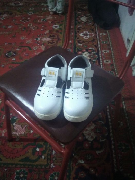 Ботинка новая.Ботинка