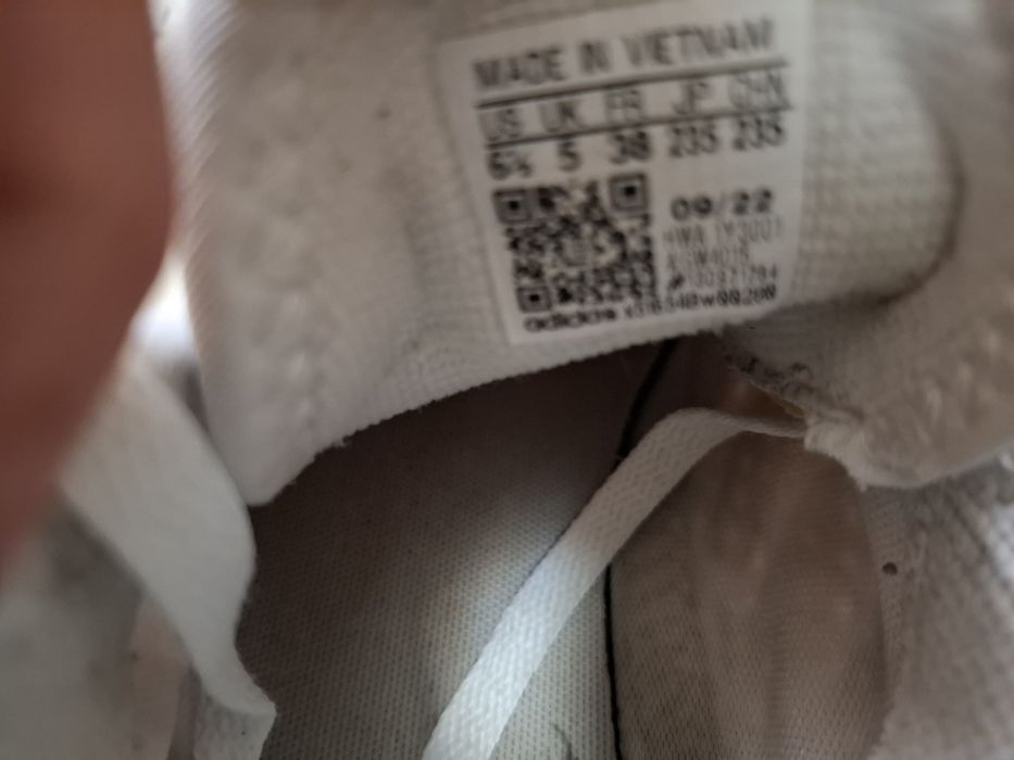 Adidas кроссовки 38 размера