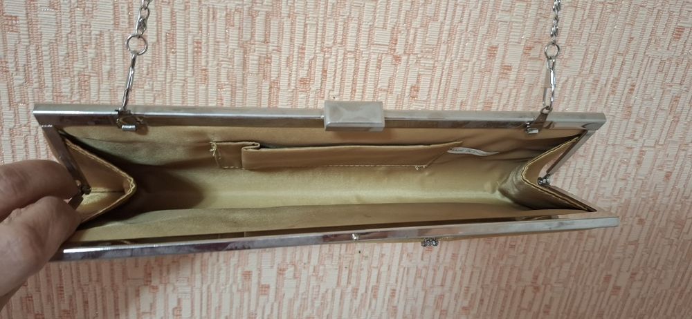 Продам вечернюю сумочку