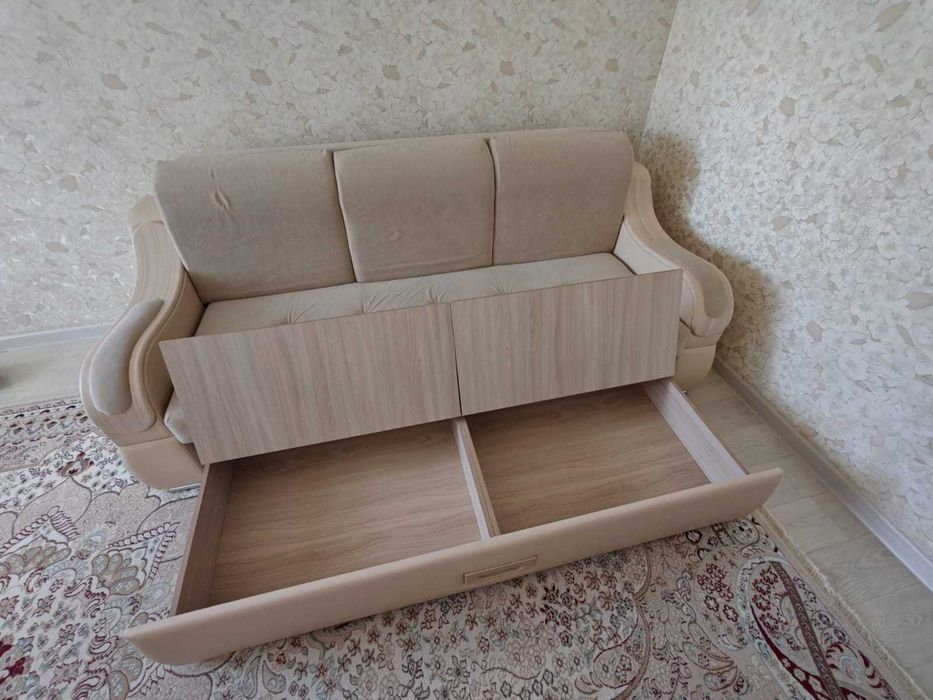 Диван раскладной  б/у