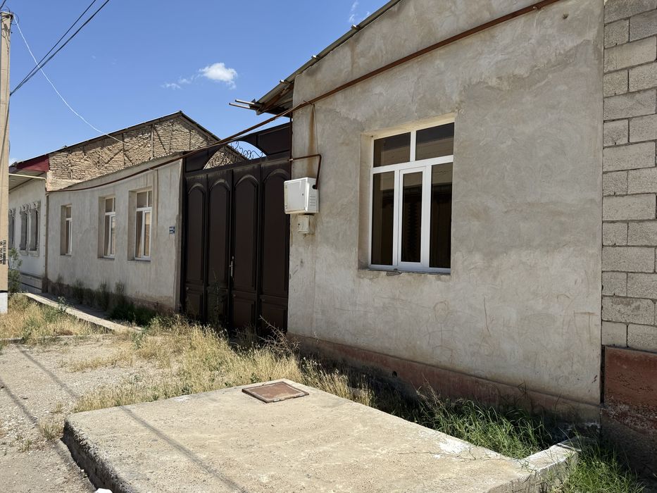 Hovli sotiladi Karmana Dustlik bogishamol