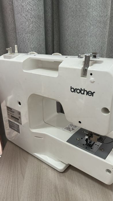 Швейная машина продаю срочно