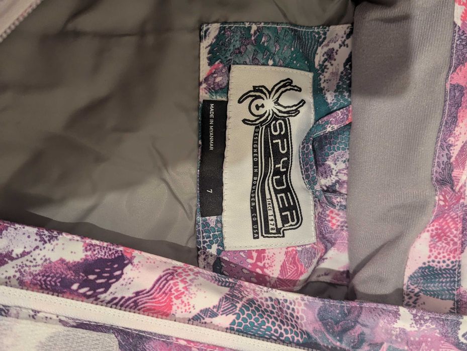 Geaca, pantaloni si caciula ski spyder