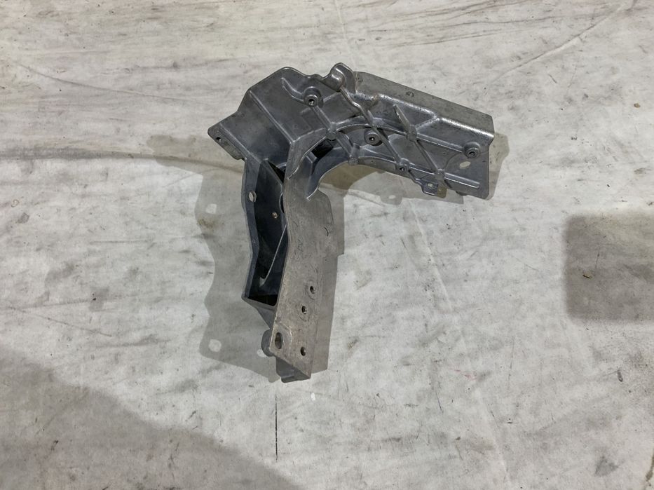 Suport trager stanga, Mercedes E-Class W213, GLC, W253, 2015, 2016, 2017, 2018, 2019, 2020, 2021, 2022, cod origine OE A2536210600.