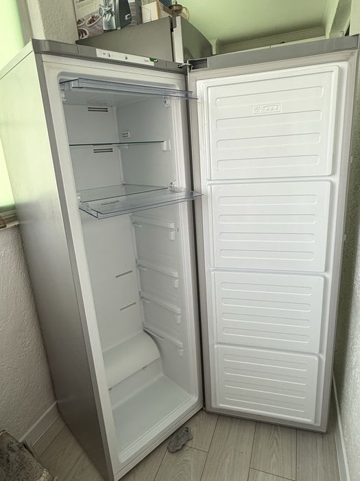 Продам морозильник