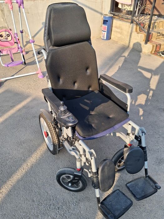 Кресло-коляска для инвалидов