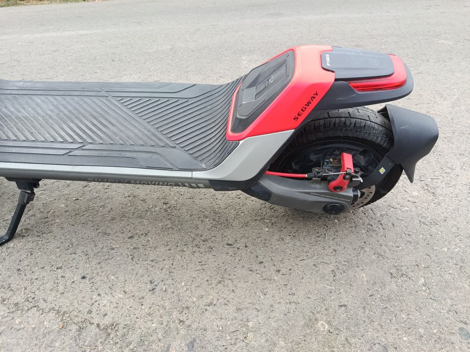 Продам самокат Ninebot p100su