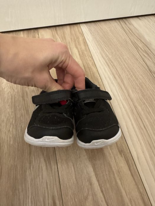 Adidasi Nike marimea 19.5