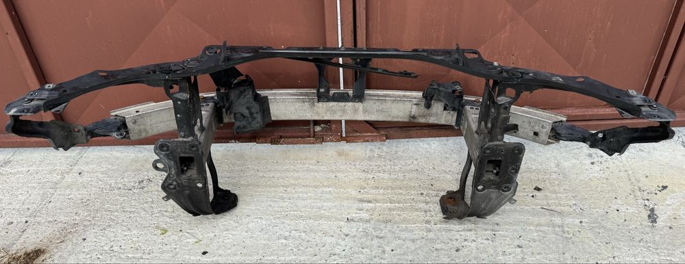 Очиларка, греда, буфери (цяла предница) за Мерцедес Е класа W211