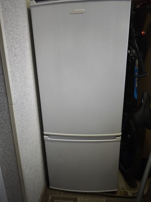 Отдам даром холодильник на запчасти