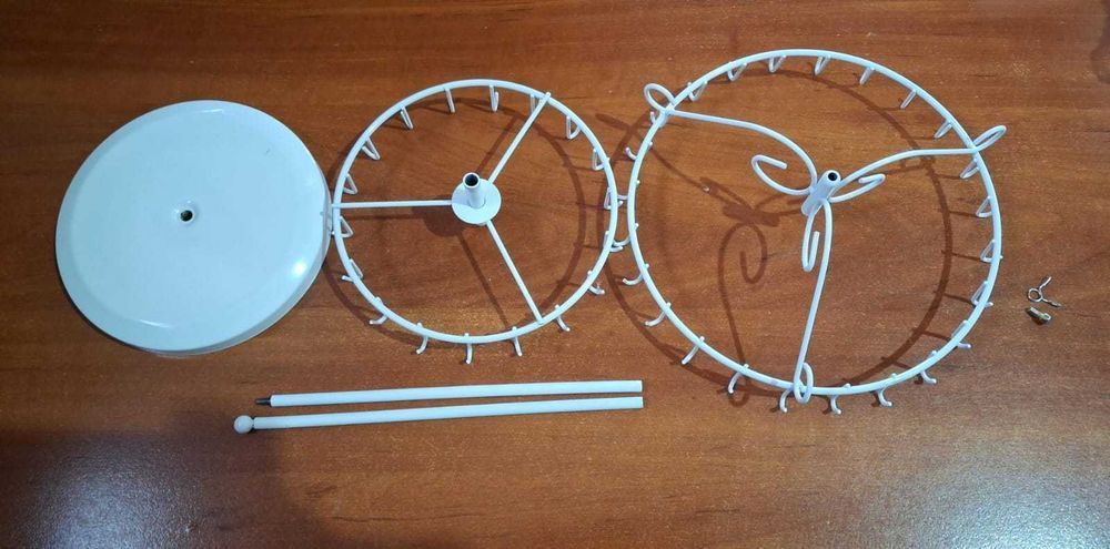 Suport bijuterii rotativ, 2 niveluri, 42 carlige, alb