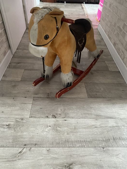 Продам лошадку кочалку