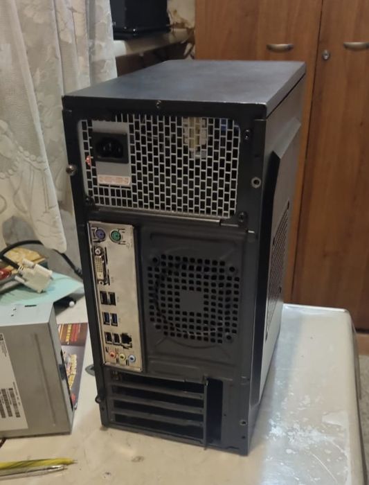 Продам игровую компьютер срочно