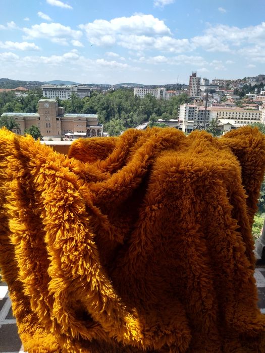 Губери 2 броя  Столове 6 броя