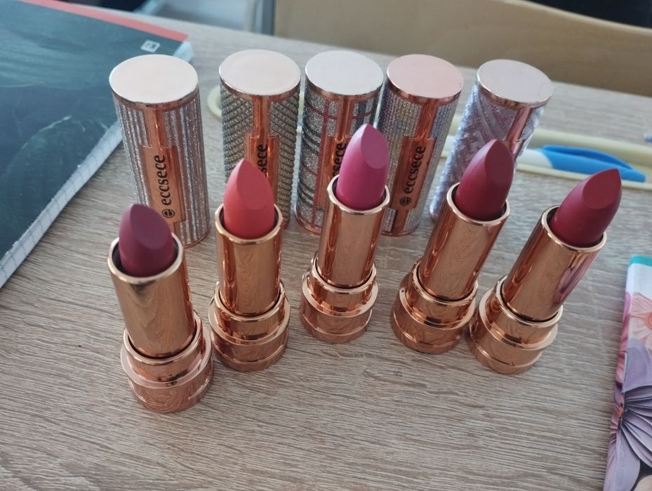 Eccsece помада для губ