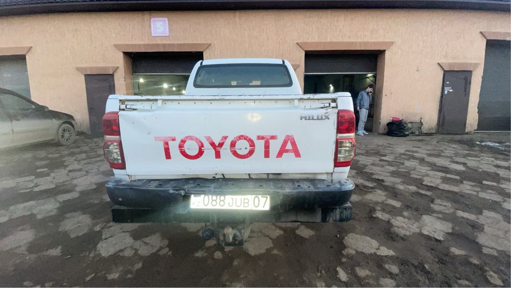 Тойота хайлюкс сатылады
