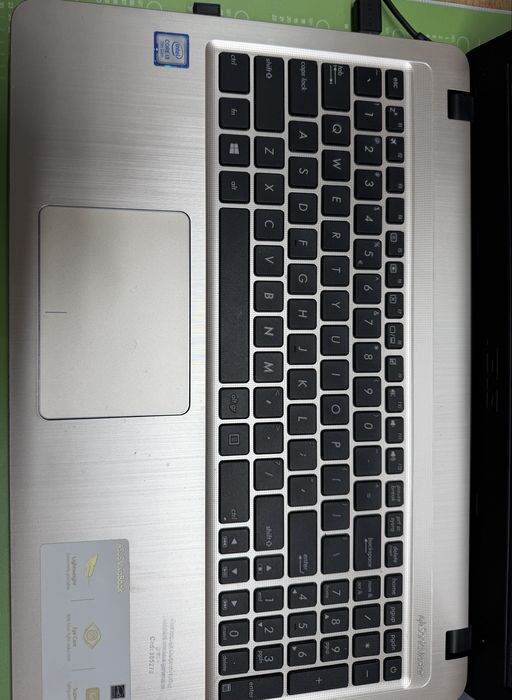 Leptop i3 generatia 7