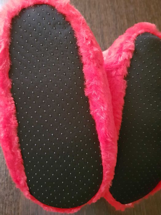 Тапочки новые на 6-8 лет