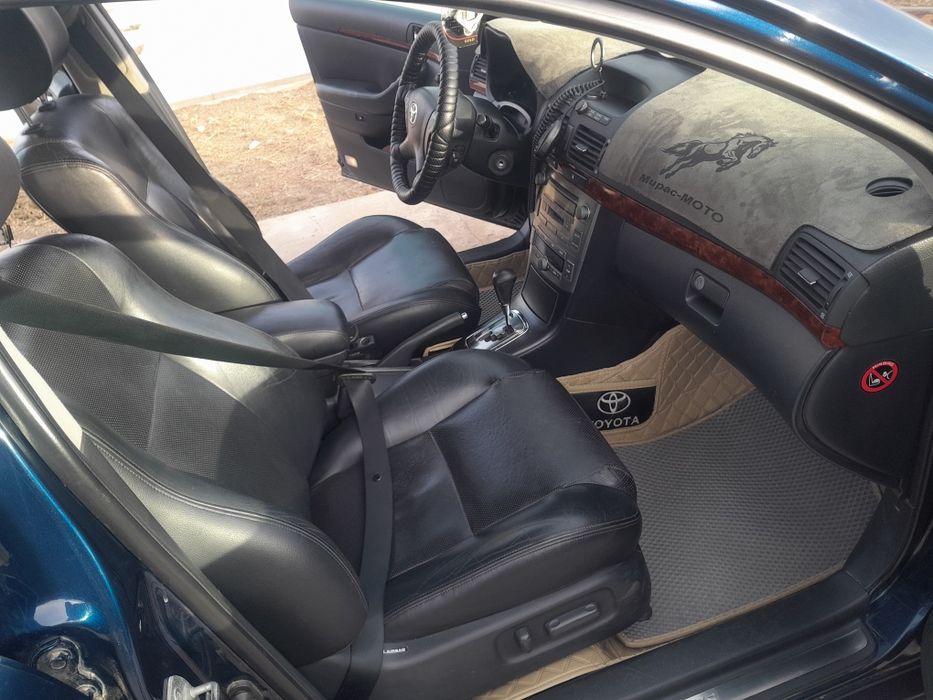 Тойота Авенсис универсал